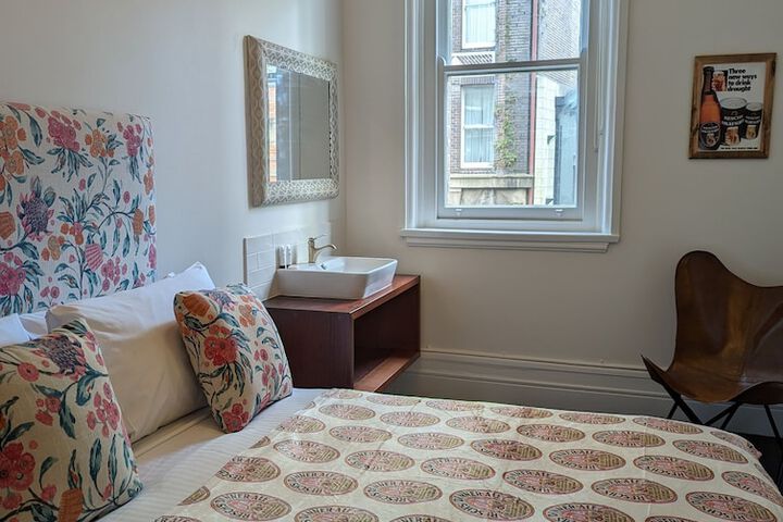 Room 21 of 27