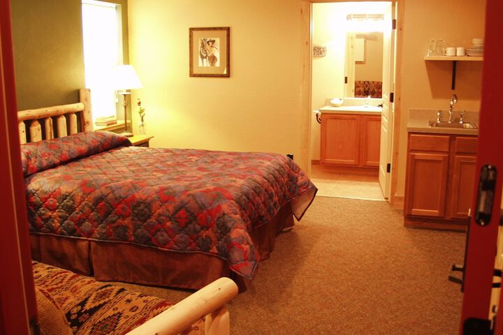 Room 27 of 85