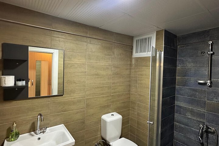 Room 30 of 46