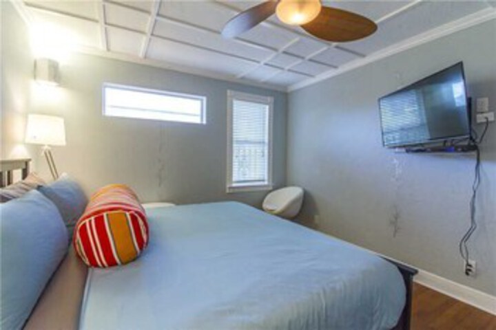 Room 34 of 39