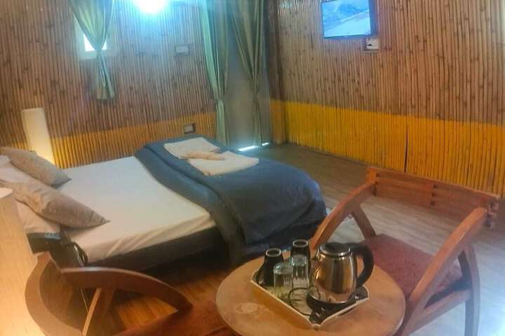 Room 19 of 80