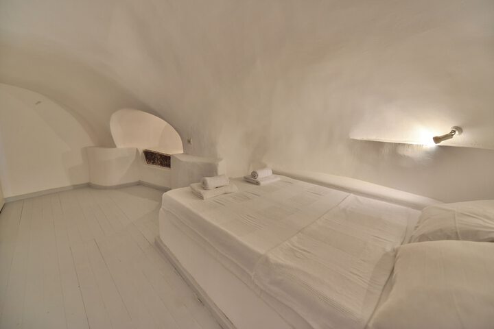 Room 12 of 65