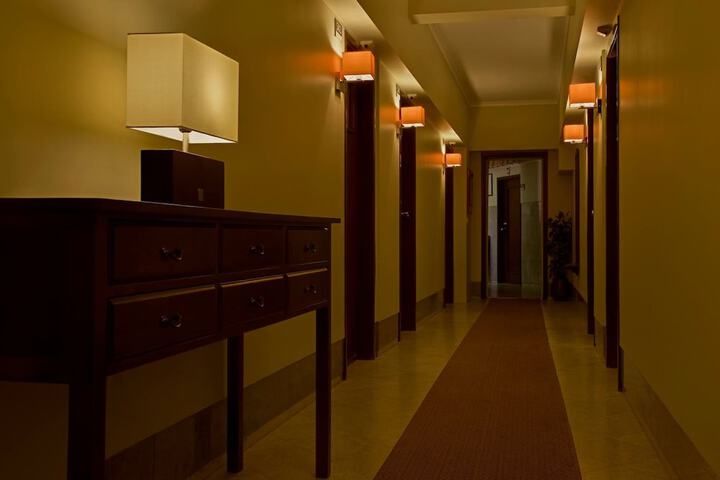 Ballroom/Hall 47 of 72