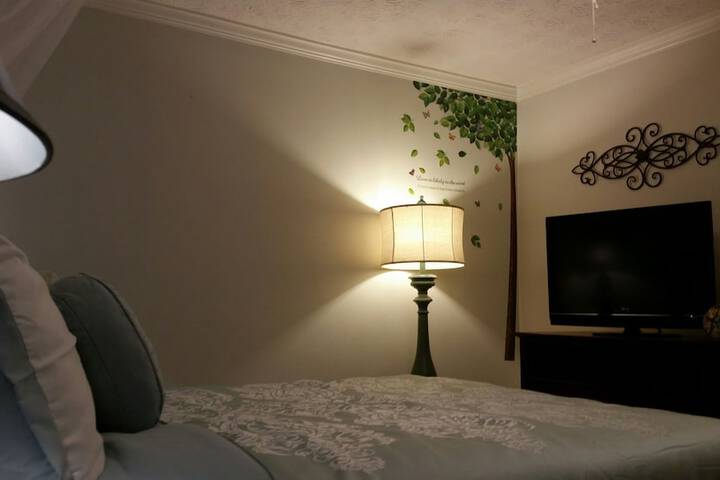 Room 6 of 23