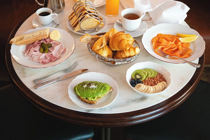 Breakfast/Coffee Service 40 of 61