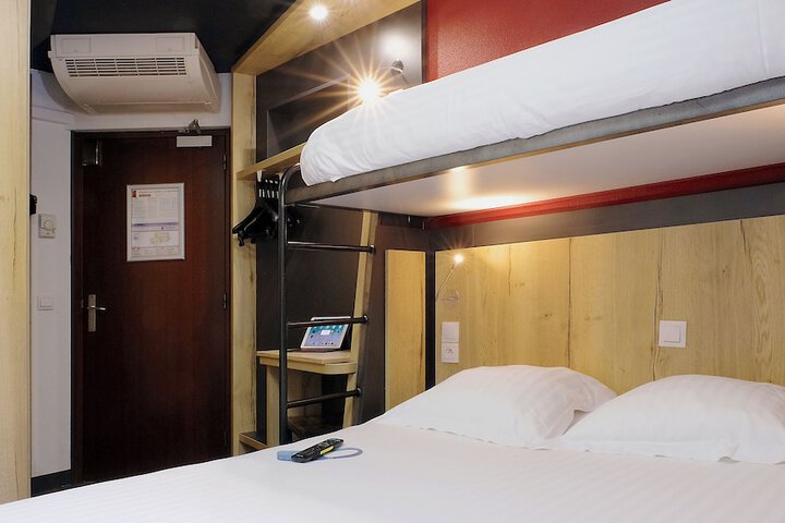 Room 6 of 23