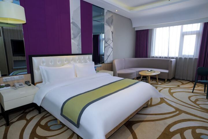 Room 6 of 26