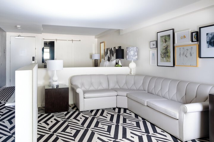 Room 42 of 87