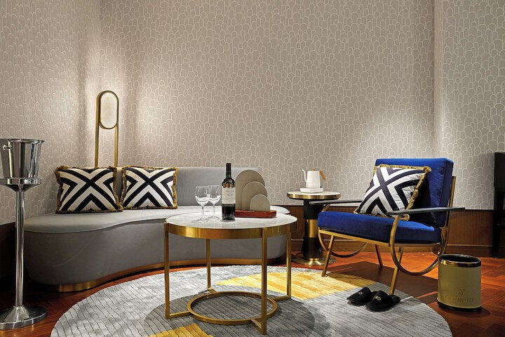 Room 23 of 48