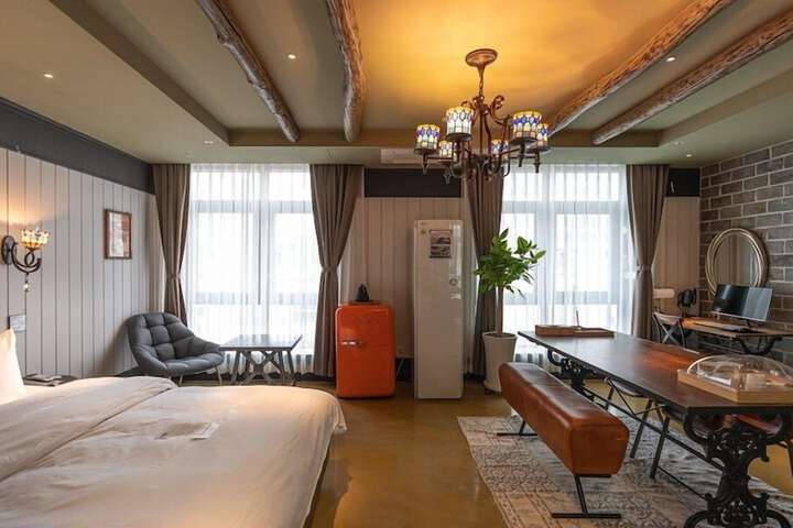 Room 13 of 61
