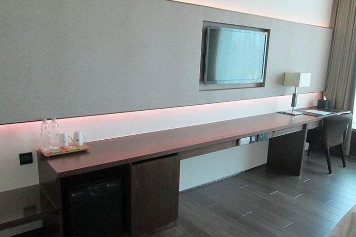 Room 7 of 28