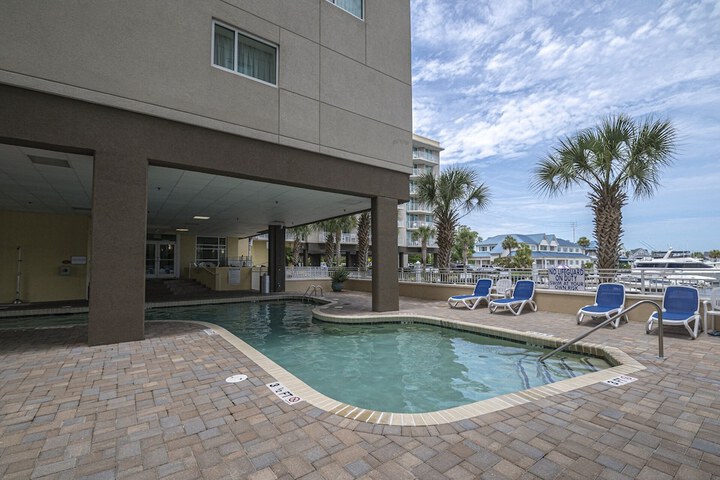 Pool 25 of 30