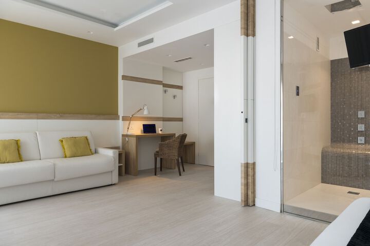 Room 30 of 125