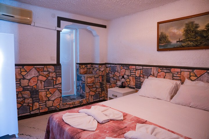 Room 15 of 60