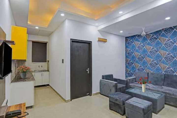 Room 8 of 38