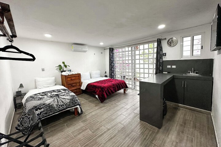 Room 6 of 17