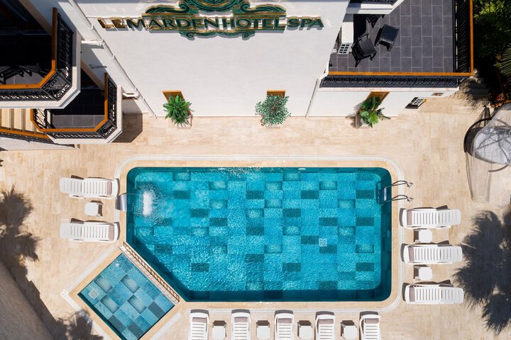Pool 15 of 27