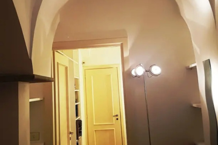 Room 13 of 19