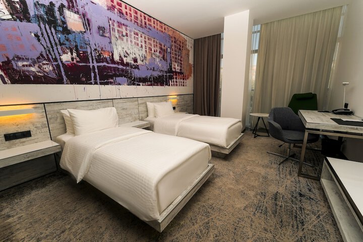 Room 18 of 75