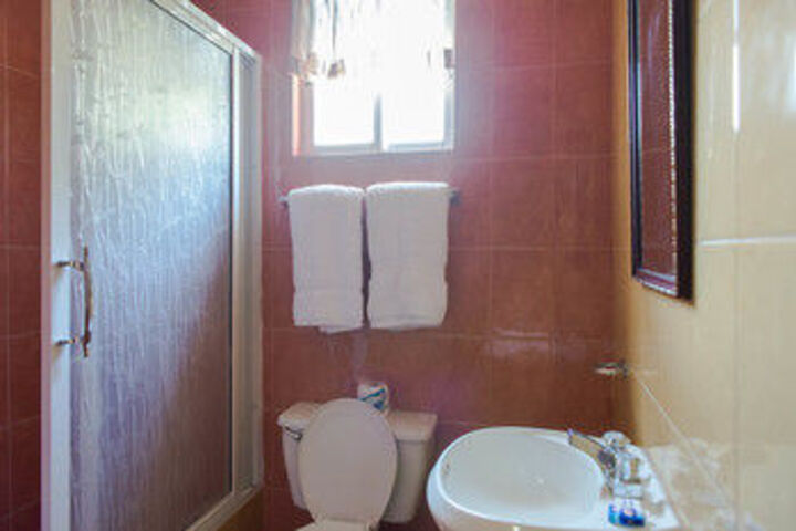 Room 4 of 18