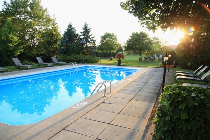Pool Hotel