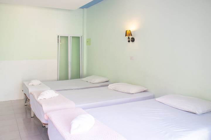 Room 16 of 33