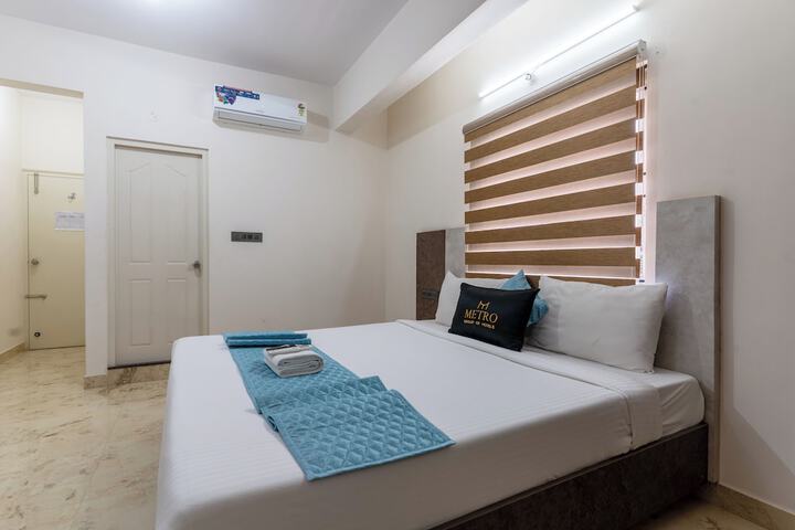Room 3 of 28