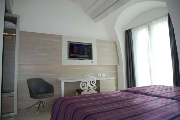 Room 22 of 69