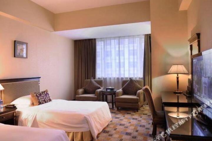 Royal City Hotel