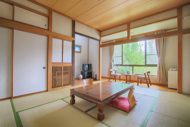 Room 3 of 27