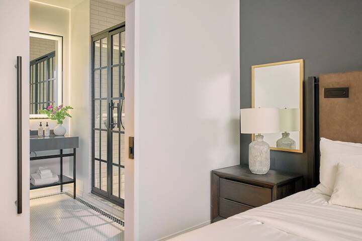 Room 10 of 48