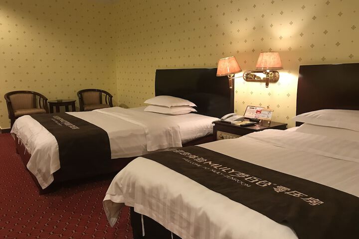 Room 12 of 28