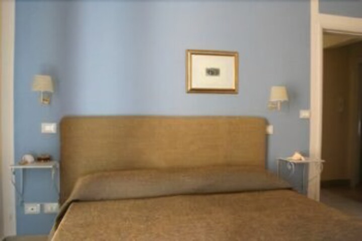 Room 15 of 61