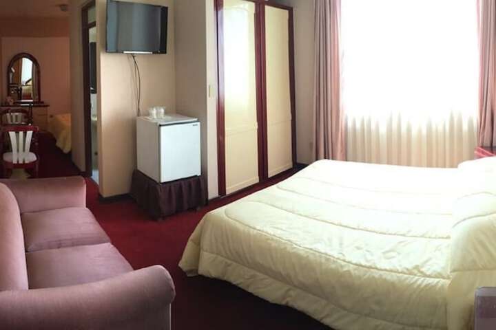 Room 17 of 36