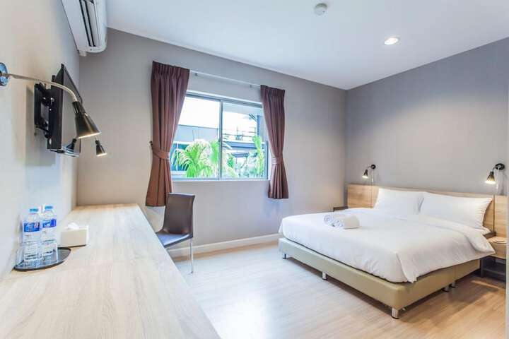 Room 2 of 36