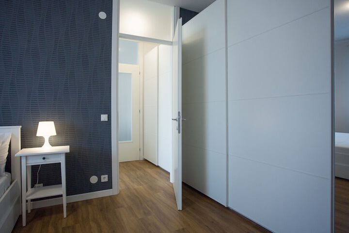 Room 7 of 28