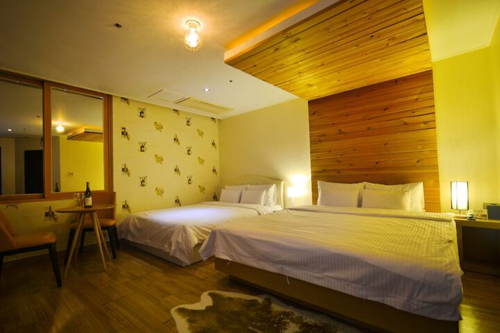 Room 4 of 39