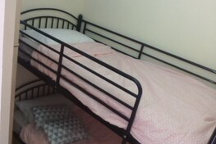 Room 2 of 32