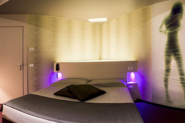 Room 48 of 95