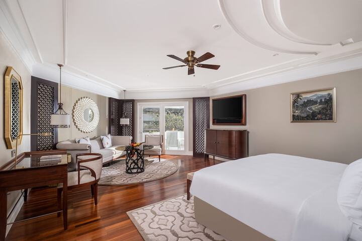 Room 28 of 222