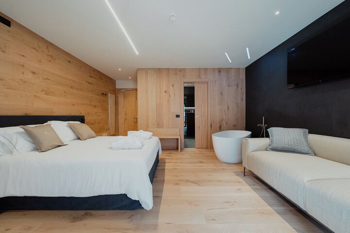 Room 4 of 57