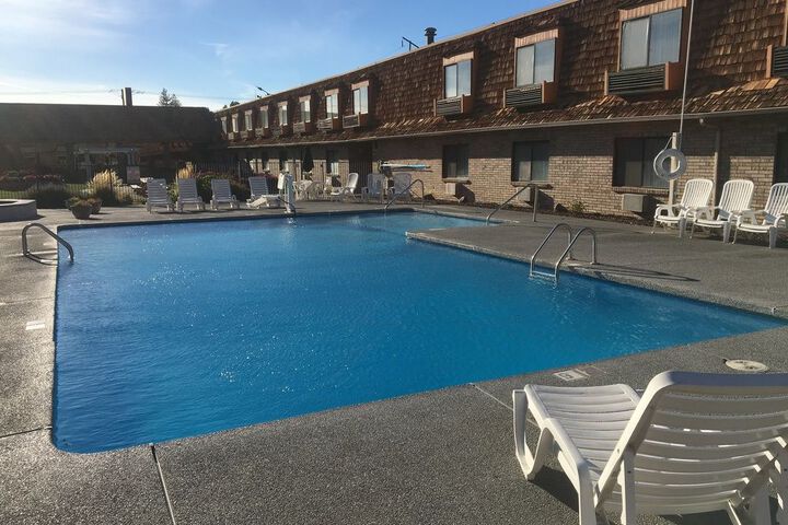 Pool 49 of 51