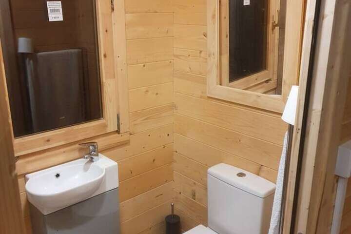 Room 11 of 25