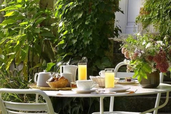 Breakfast/Coffee Service 28 of 35