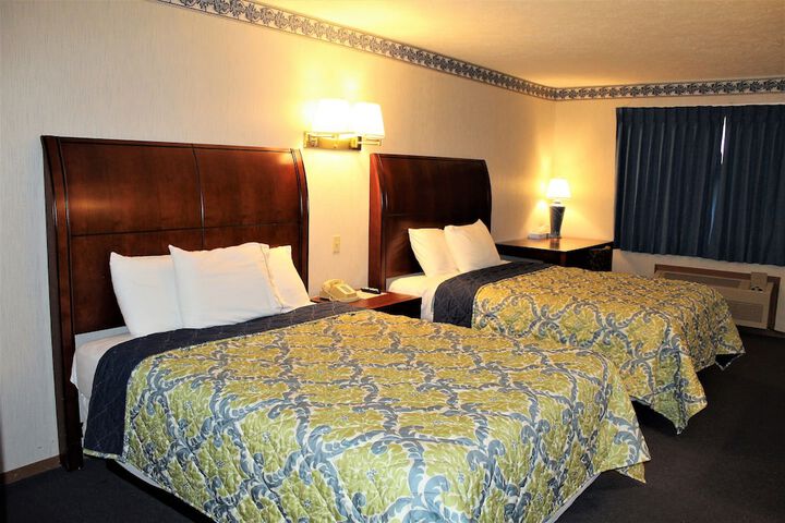 2 Double Beds (1 of 12)
