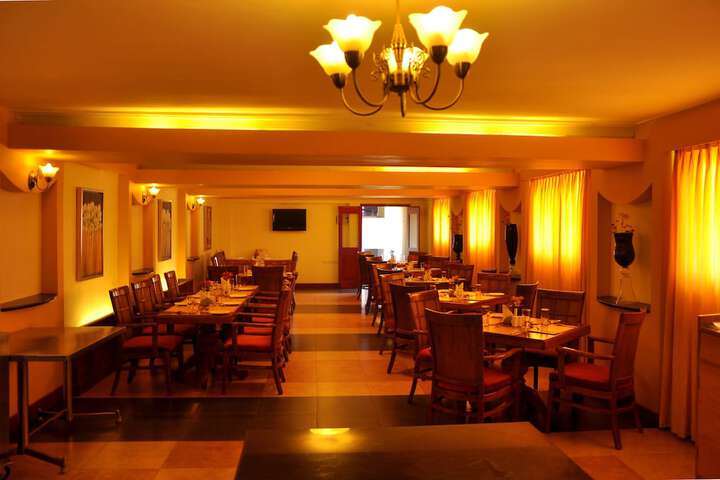 Dining 56 of 68