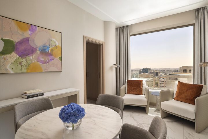 Room 93 of 231