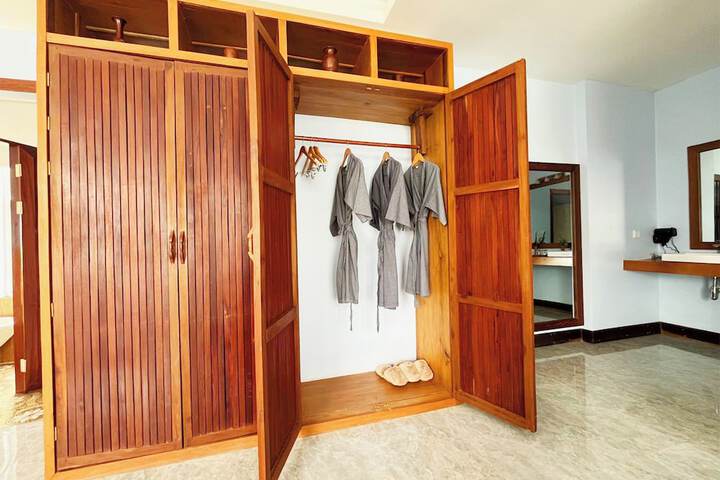 Room 25 of 119
