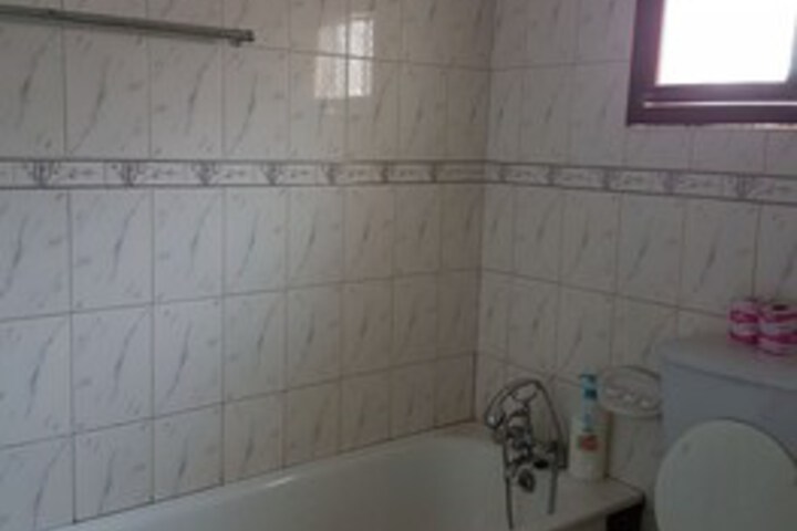 Room 5 of 32