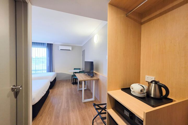 Room 7 of 37